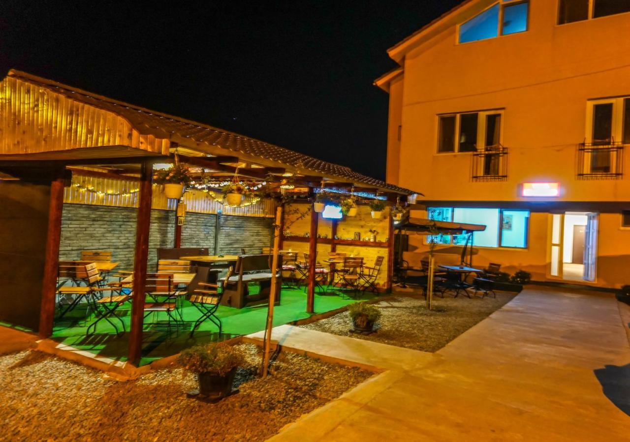 Отель Casa El Greco Костинешти Экстерьер фото